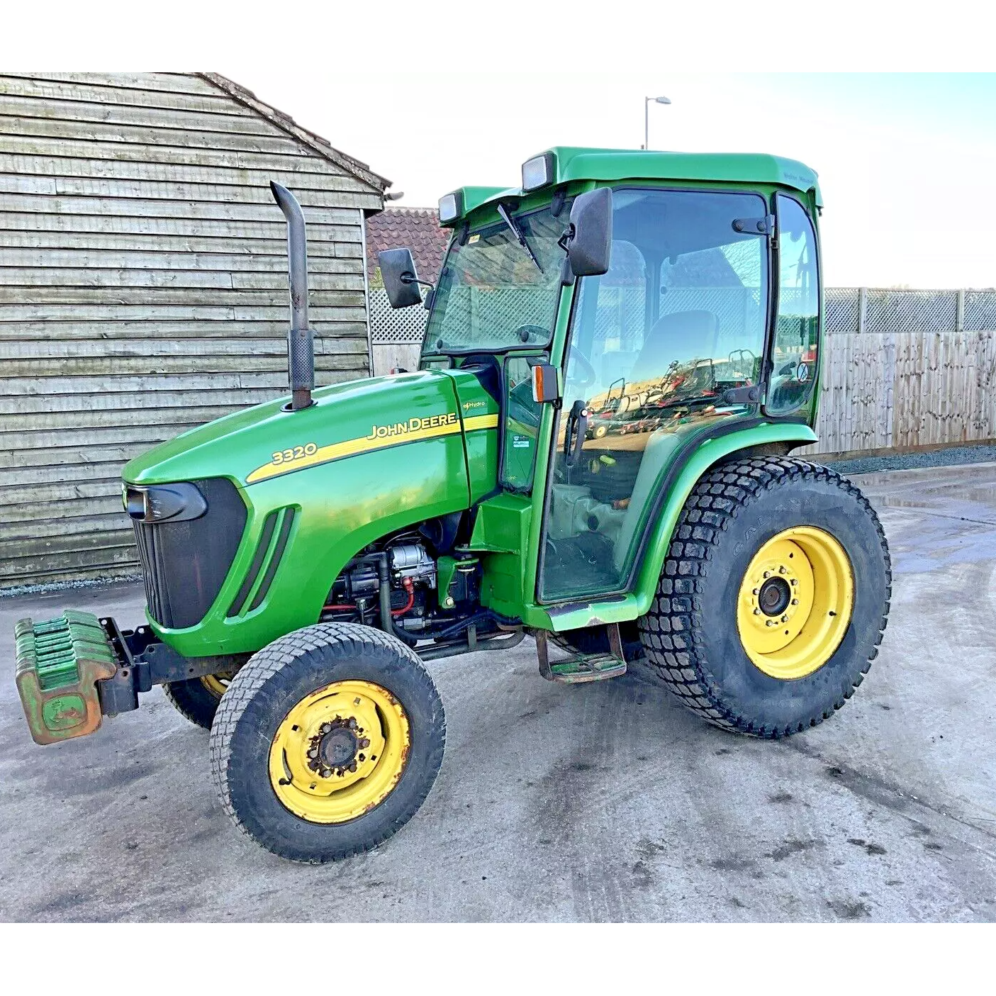 2005 JOHN DEERE 3320 44HP COMPACT DIESEL 4WD TRACTOR